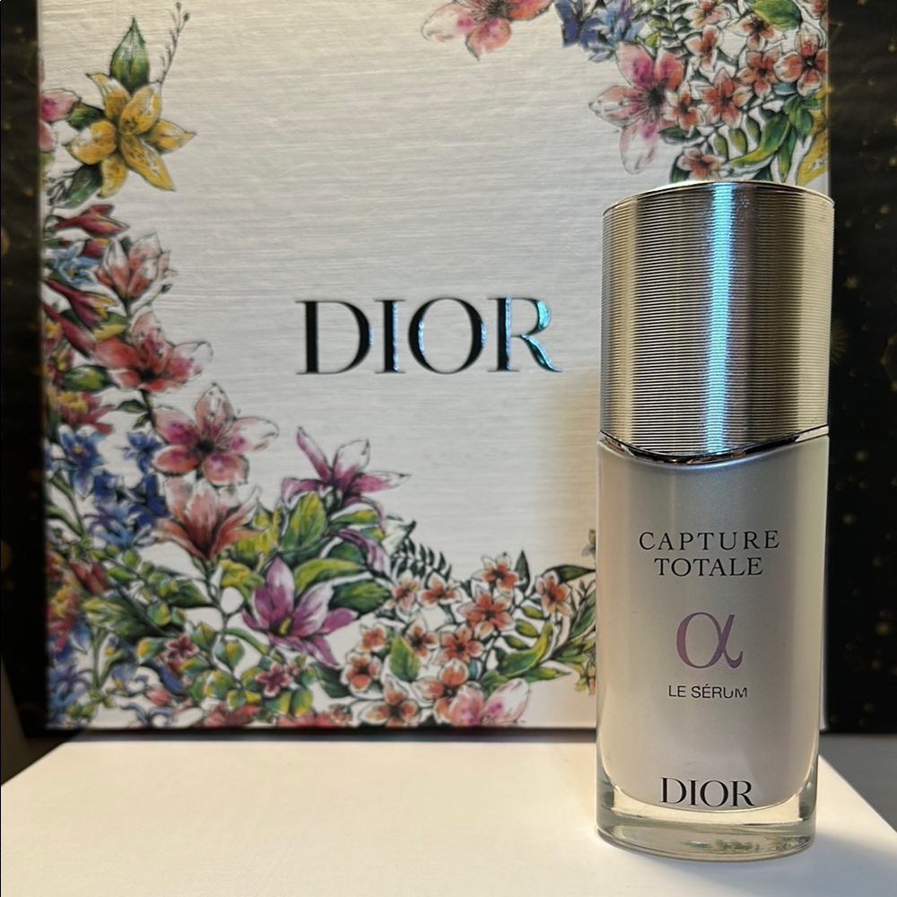 Dior Capture Totale Le Sérum in Elegant Silver